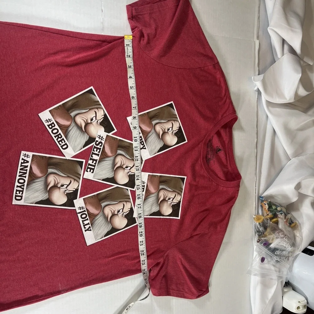 Disney Store GRUMPY Hash Tag‎ Selfie Red Tee Shirt Adult Size 2XL